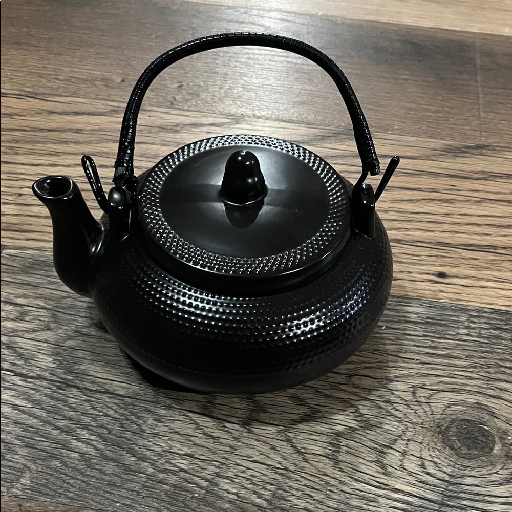 Elegant Black Sweet Expressions Teapot